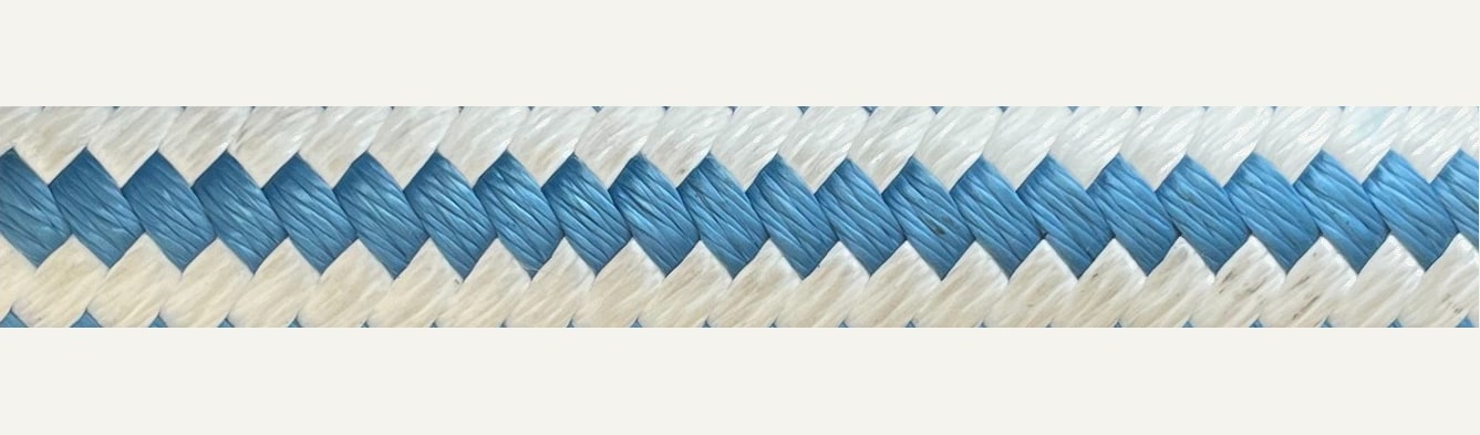 Close-up of Towmaster Polyester rope texture